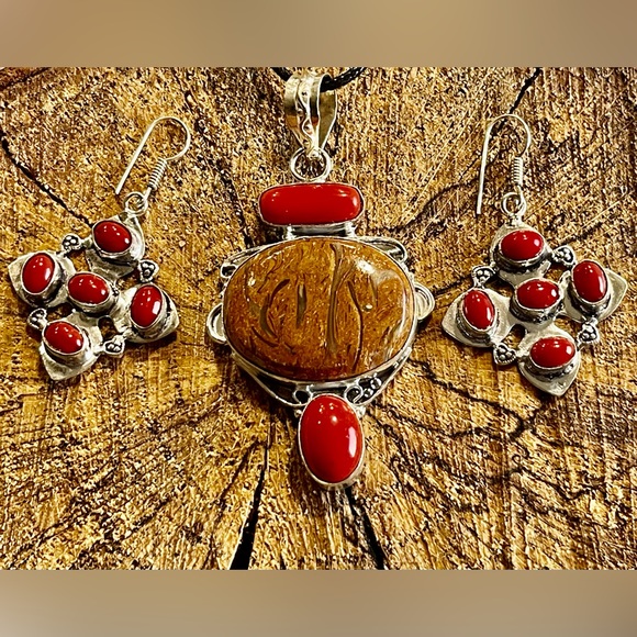 Red Coral & Mariam Calligraphy Stone Pendant & Earrings Set - Picture 5 of 10